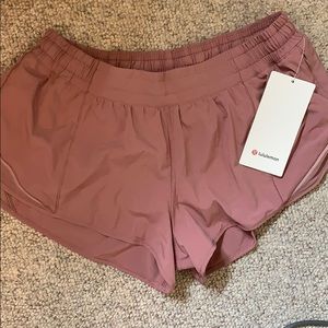 Lululemon Hotty hot short 2.5